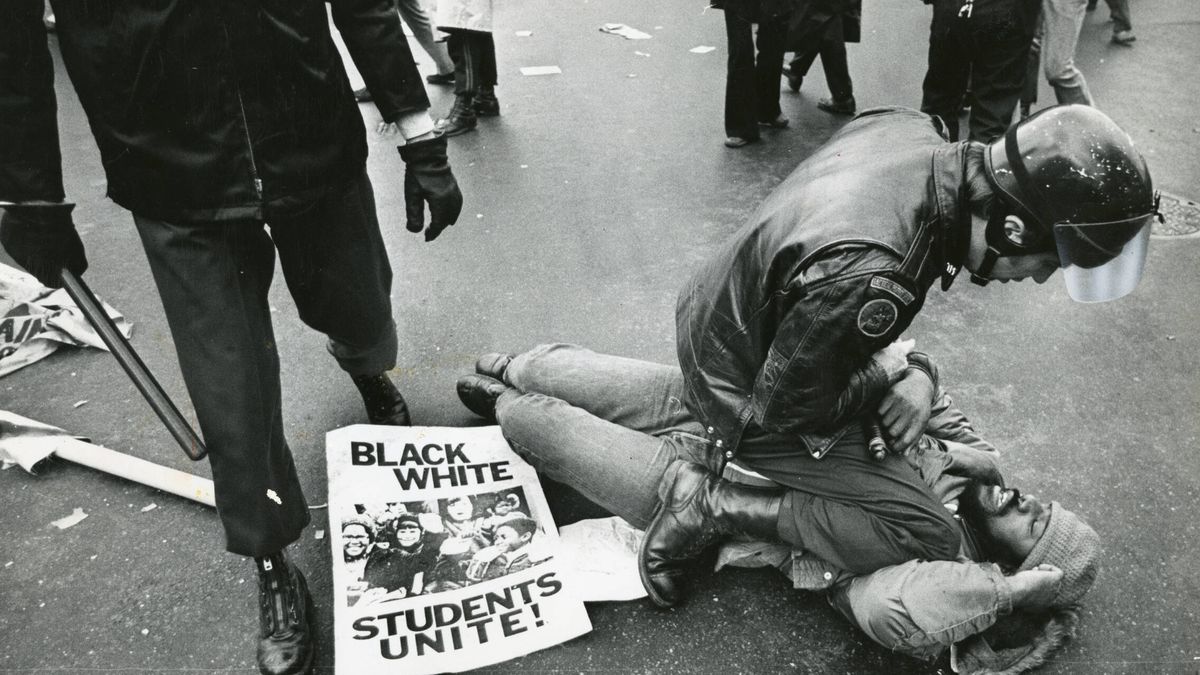 Los disturbios raciales que en 1974 sacudieron Boston: "Vi niveles de odio que nadie debería ver"