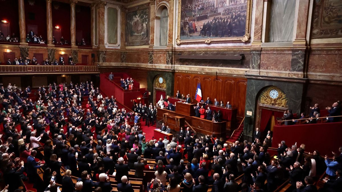Francia se convierte en el primer país en blindar el derecho al aborto en su Constitución
