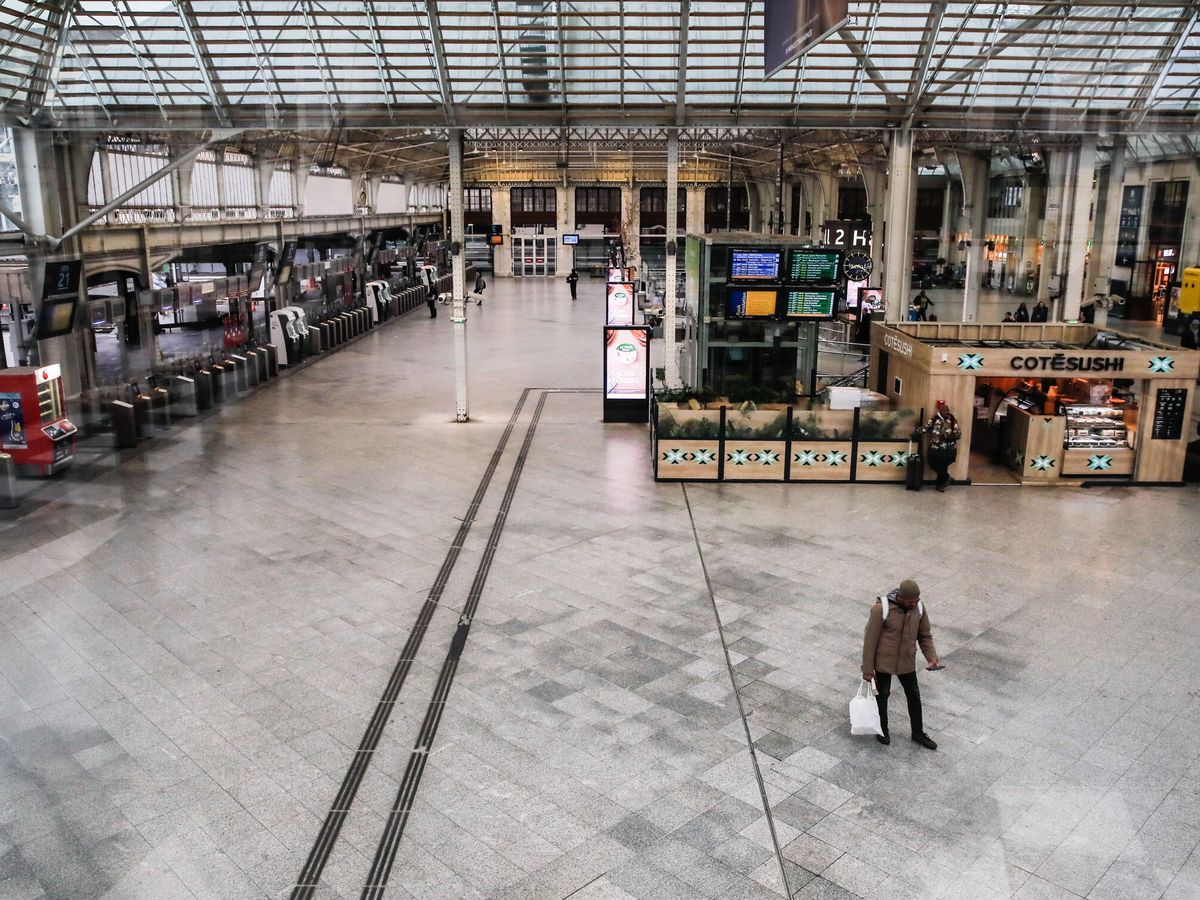 Foto: Foto de archivo de la estación de Lyon en París. (EFE/Teresa Suárez)